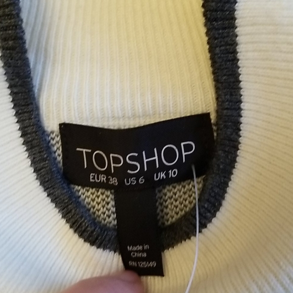 🆕️TOPSHOP ivory/grey checkered top - Picture 3 of 5